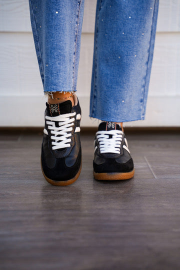 Renee Black Sneaker