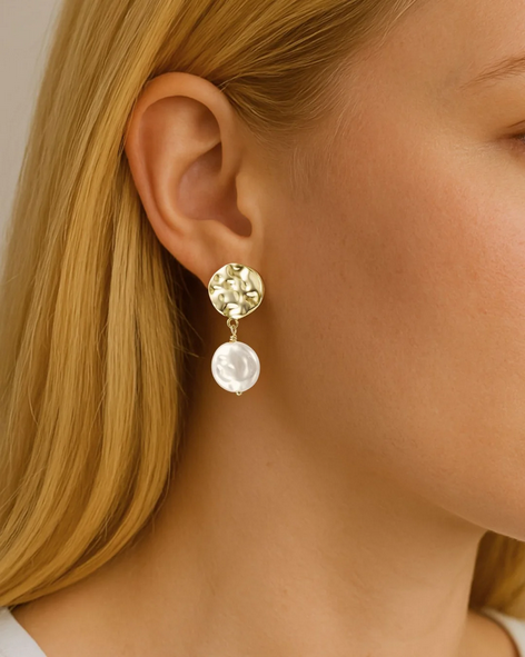 Horizon Pearl Stud Earrings in Pearl - Southern Belle Boutique