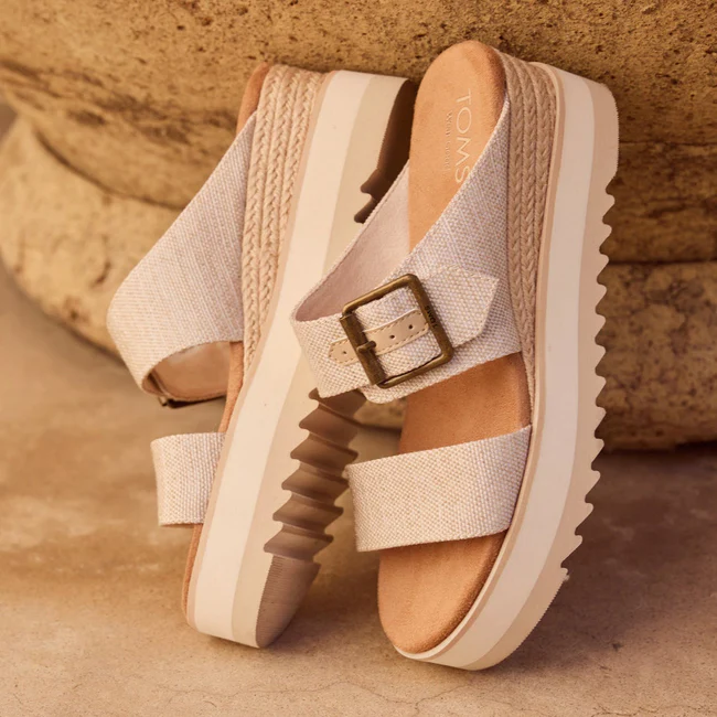 Diana Mule Buckle Wedge Sandal - Natural