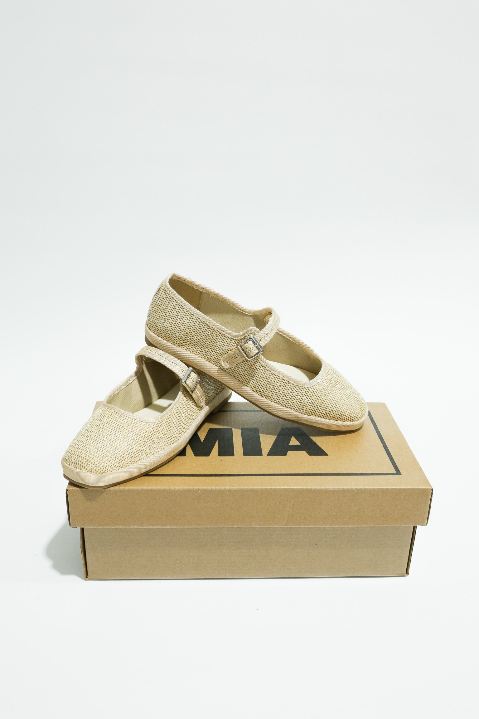 Monroe Natural Flat - Southern Belle Boutique