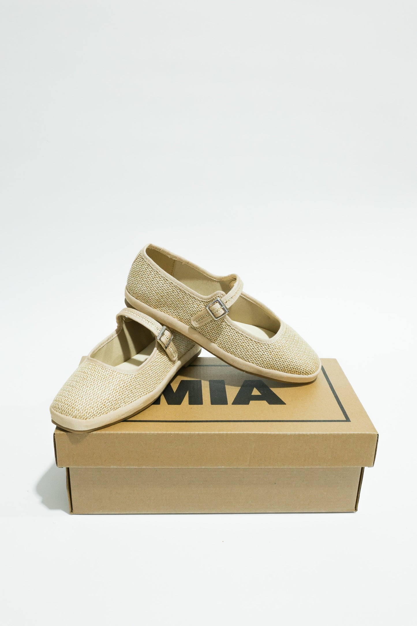 Monroe Natural Flat - Southern Belle Boutique