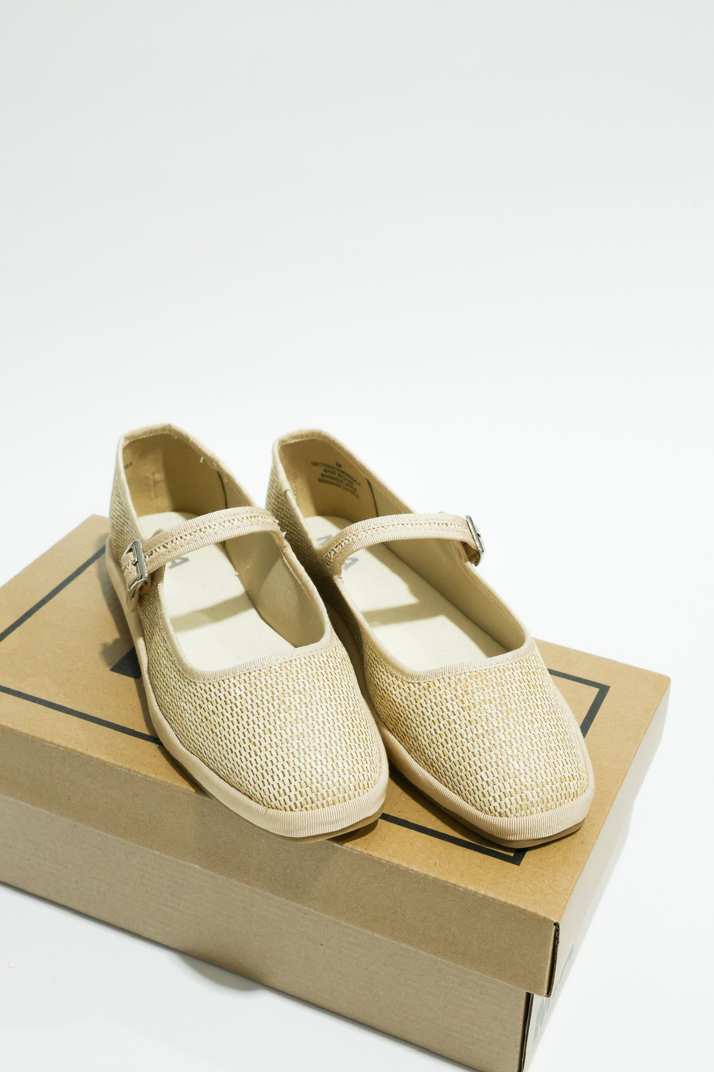 Monroe Natural Flat - Southern Belle Boutique