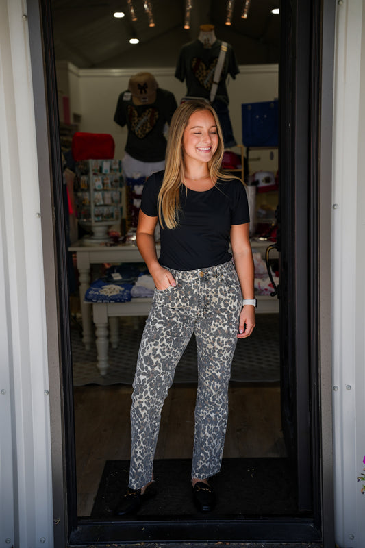 Seema Tee - Black - Southern Belle Boutique
