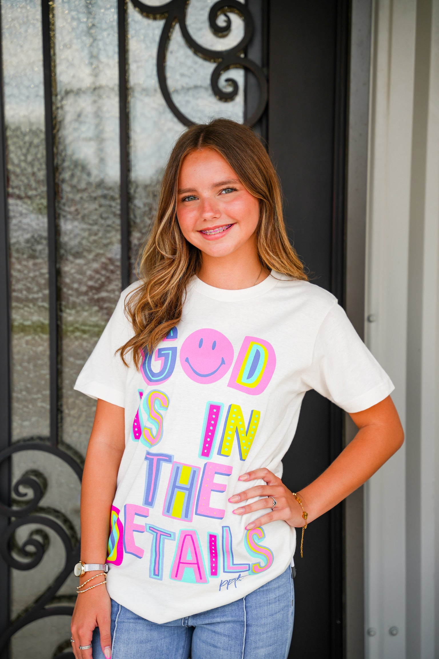 God is in the Details Tee - Southern Belle Boutique