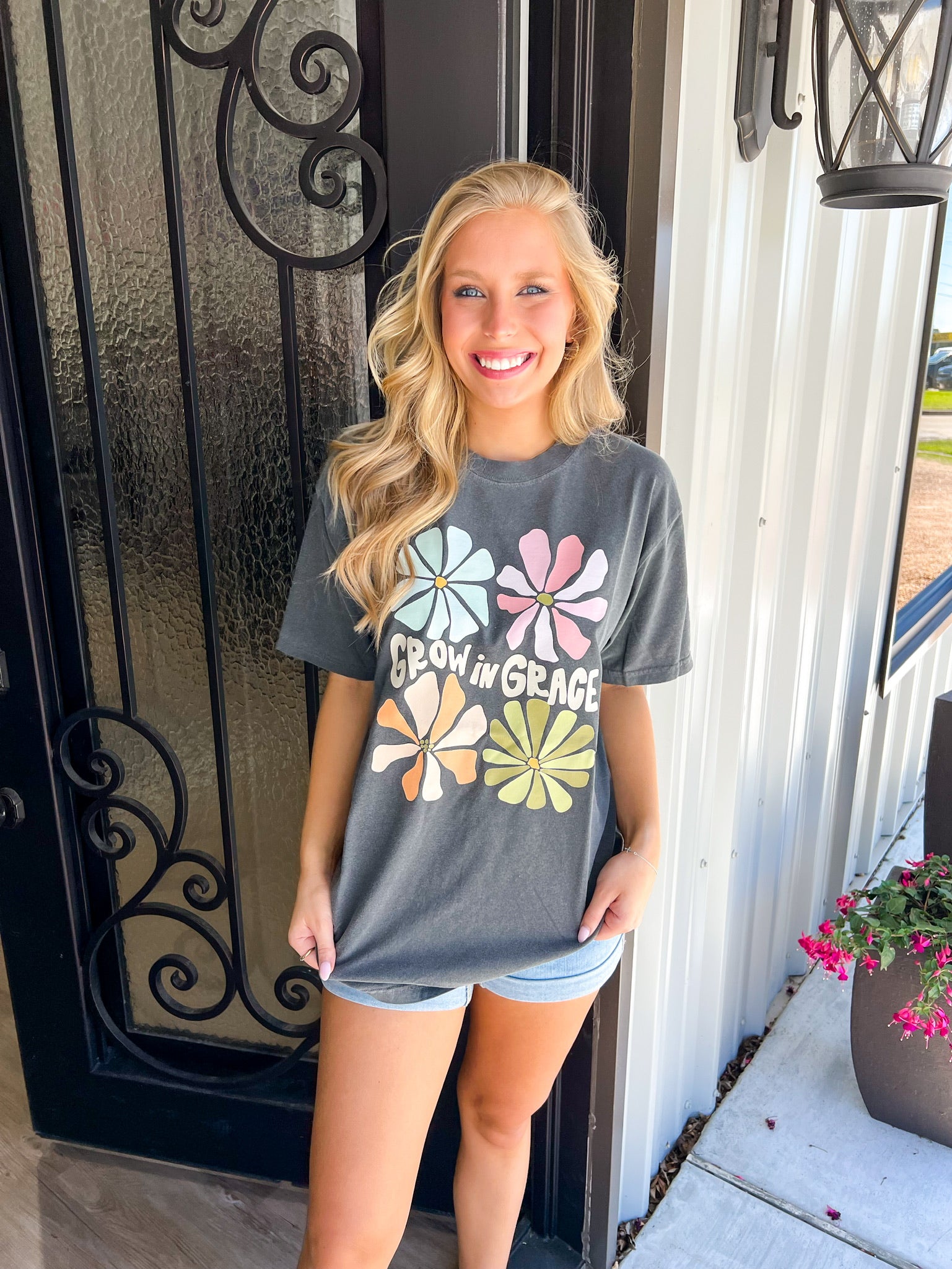 Growing in Grace Tee - Southern Belle Boutique
