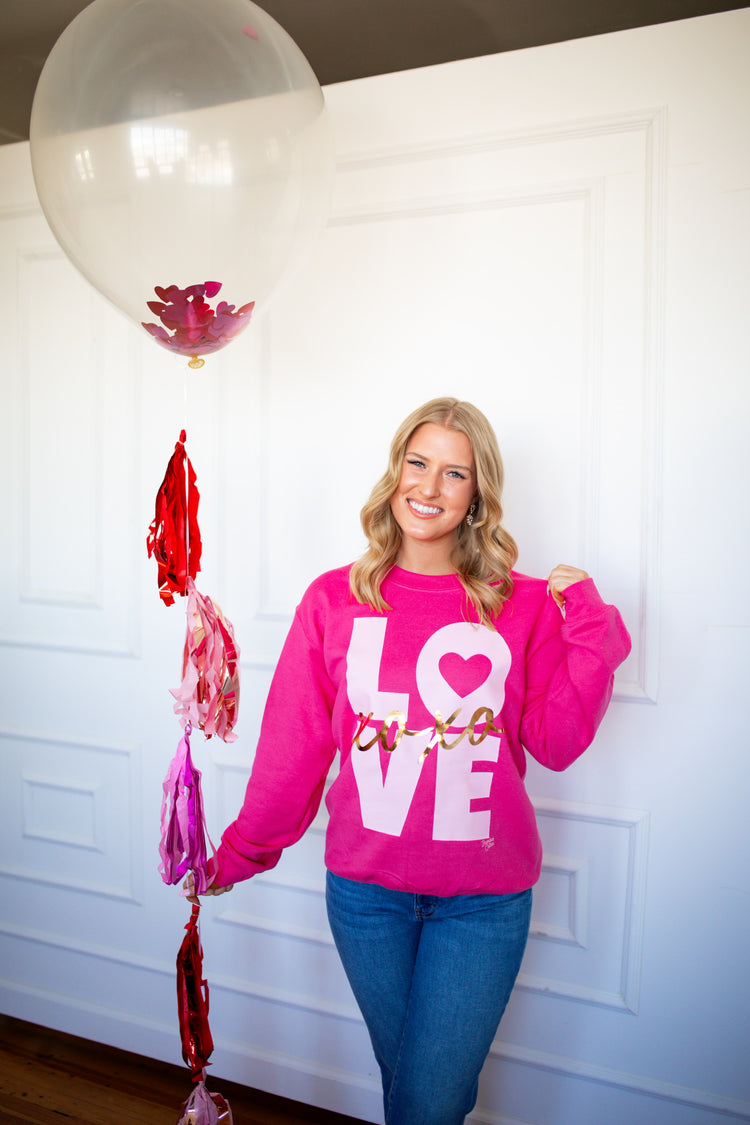 Love XOXO Sweatshirt - Southern Belle Boutique