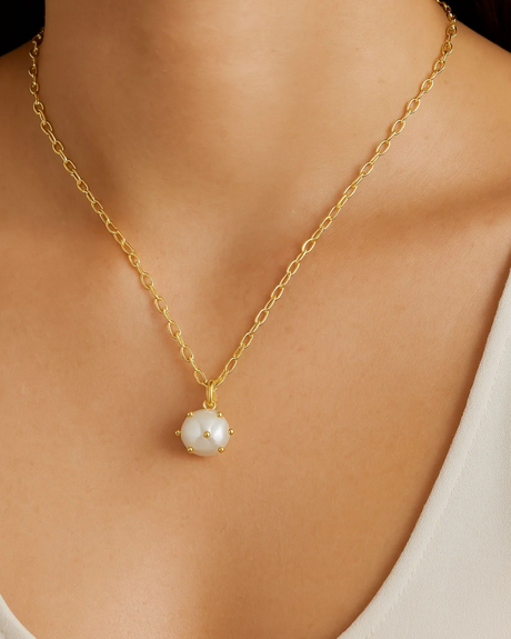 Carolina Drop Necklace in Pearl