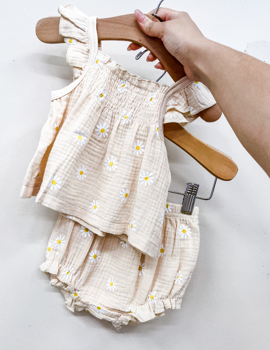 Pale Yellow Daisy Set - Southern Belle Boutique