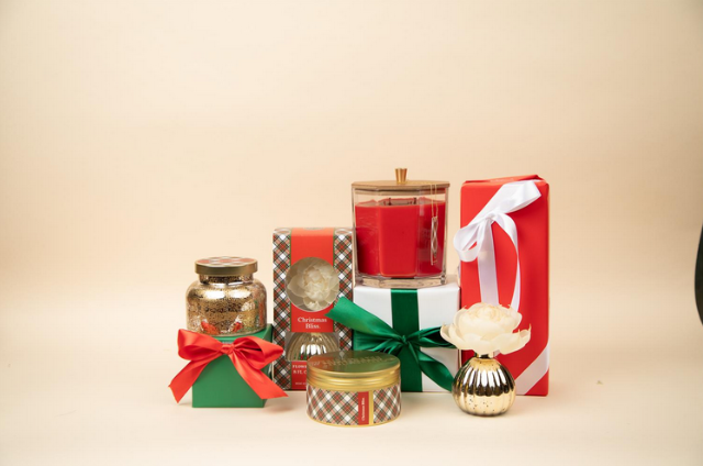 Holiday Large Decor Candle - Christmas Bliss - Southern Belle Boutique