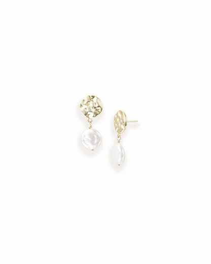 Horizon Pearl Stud Earrings in Pearl - Southern Belle Boutique