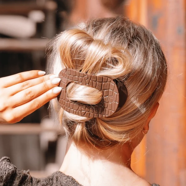 Large Flat Round Hair Clip - Brown Crocodile